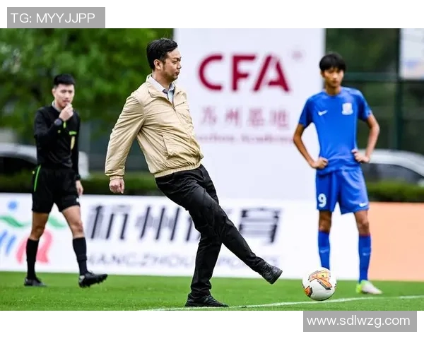 昆明足球明星球员盘点及其在中国足球历史中的影响力分析